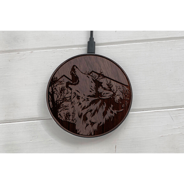 

Быстрая беспроводная деревянная зарядка SkinWood Black Fast Charge wolf2