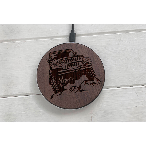 

Быстрая беспроводная деревянная зарядка SkinWood Black Fast Charge jeep