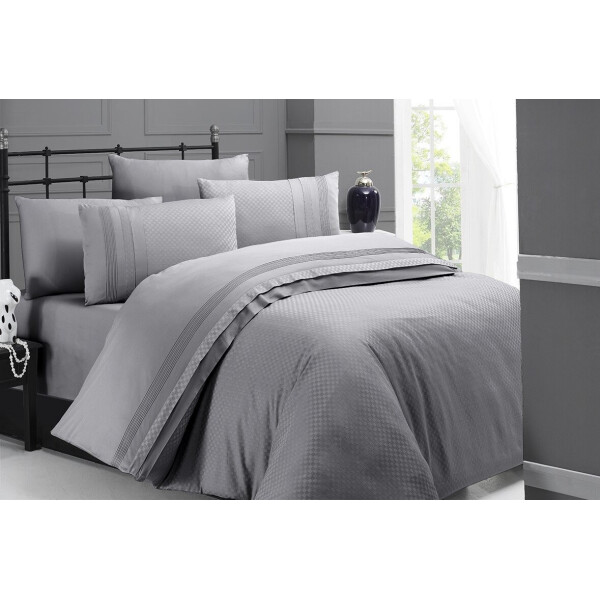 

Постельное белье First Choice. DELUXE Satin SQUARE STYLE GRI-Евро