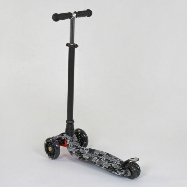 

Самокат MAXI Best Scooter 4 колеса свет 60кг Черный от 2 лет (113-87249)