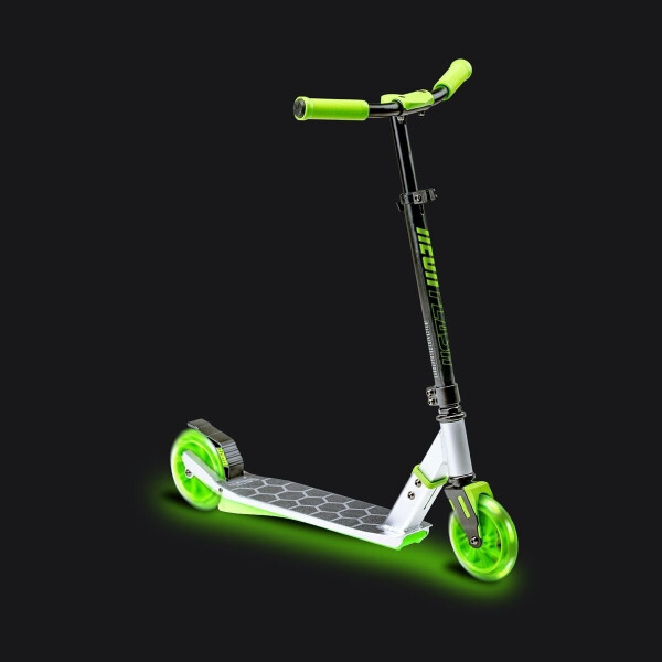 

Самокат Neon FLASH зеленый (N100798)