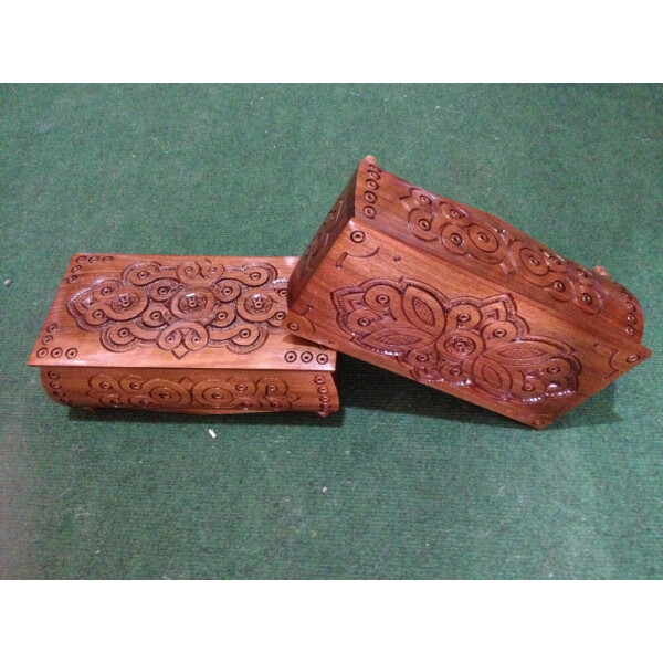 

Стильная шкатулка ручной работы с дерева 25*12*9 см
