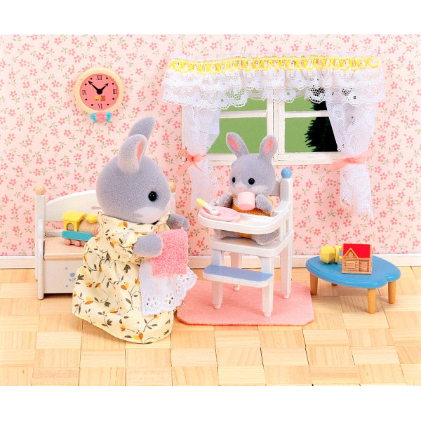 

Игровой набор Sylvanian Families Стульчик для кормления малыша (5221)
