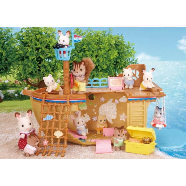 

Игровой набор Sylvanian Families Сокровища морей - детская площадка (5210)