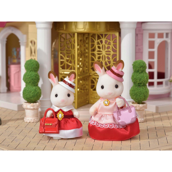

Игровой набор Sylvanian Families Нарядная одежда, набор с двумя фигурками (6001)
