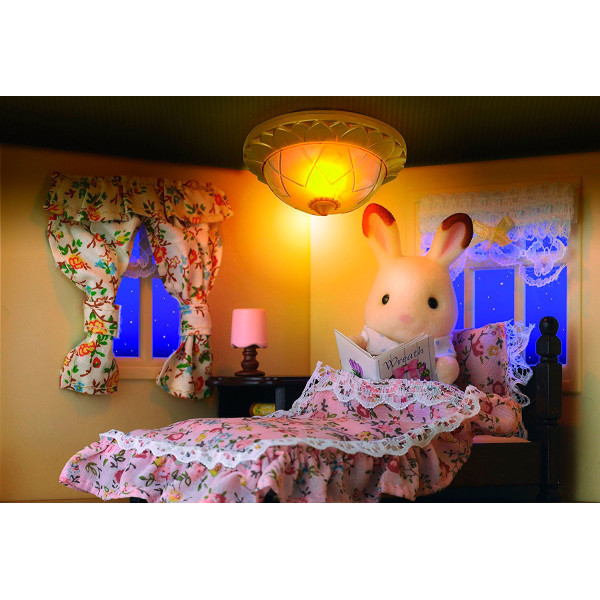 

Игровой набор Sylvanian Families Занавески и лампочка (4268)