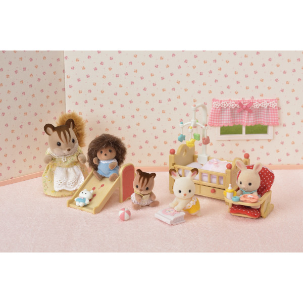 

Игровой набор Sylvanian Families Детская комната (с горкой) (5288)