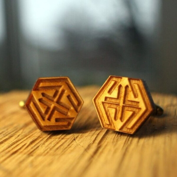 

Запонки Деревянные Шестигранные С Гравировкой Handmade
