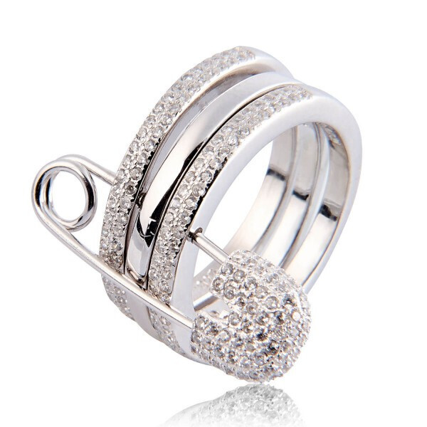 

Серебряное кольцо с цирконием белым