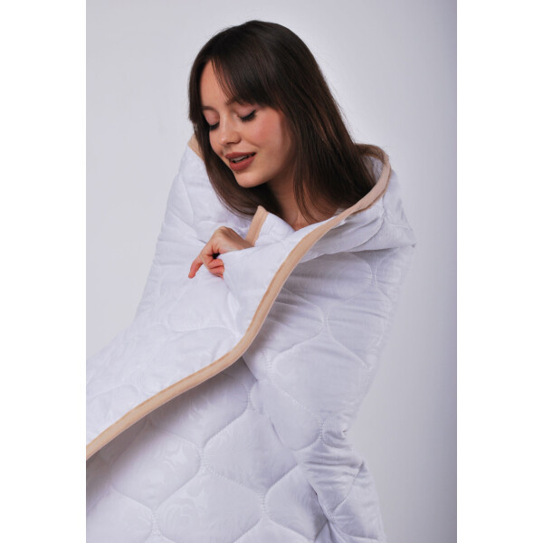 

Одеяло из овечьей шерсти мериносов Ultra Lite Goodnight Store Белый 160х200 см Антиаллергенное Легкое (FB434957432725GN) + Антимолевый чехол