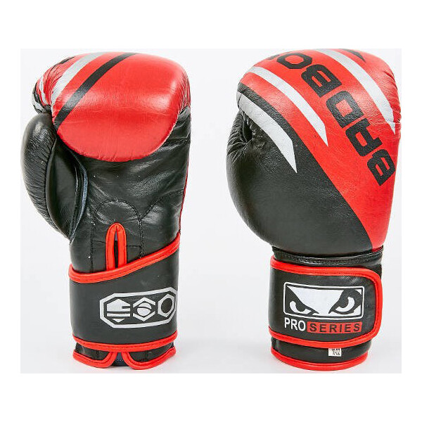 

Перчатки боксерские кожаные BAD BOY MA-6739-R красный-черный вес 10oz