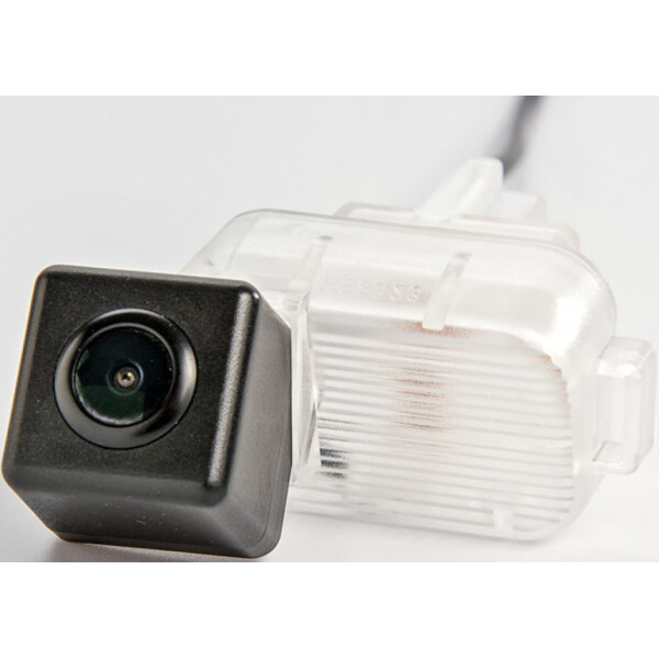 

Парковочная камера Fighter CS-HCCD+FM-86 (Mazda)