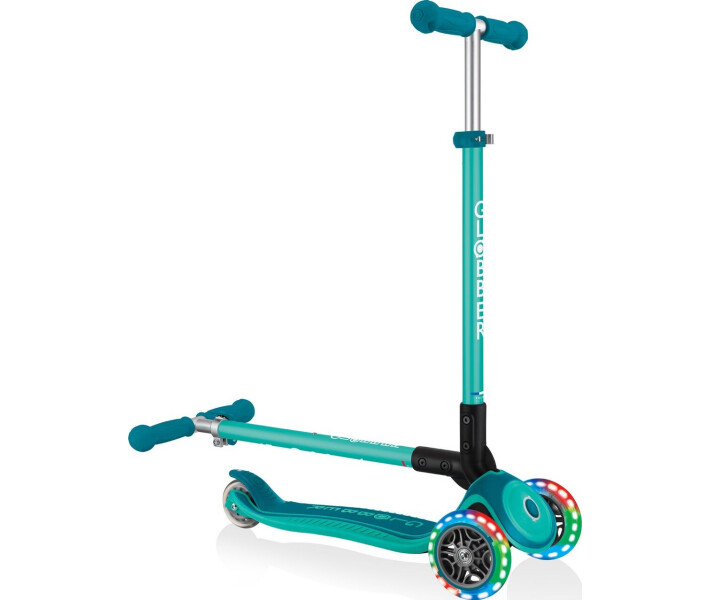 Фото - самоката Самокат GLOBBER серии PRIMO FOLDABLE PLUS LIGHTS, зеленый (439-107)