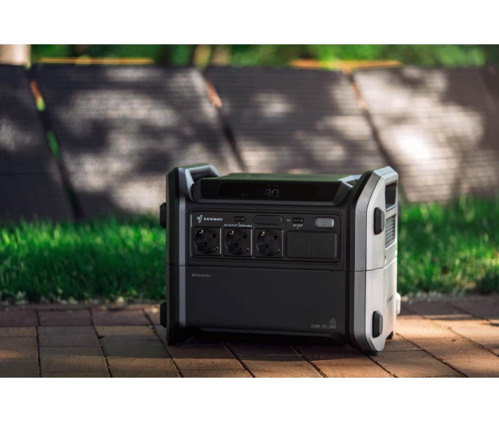 Фото - зарядную станцию Зарядная станция Segway CUBE 1000 1024 Вт·ч/2200 Вт (AA.13.04.02.0004) + Солнечная панель 2E 300W (2E-PSPLW300)
