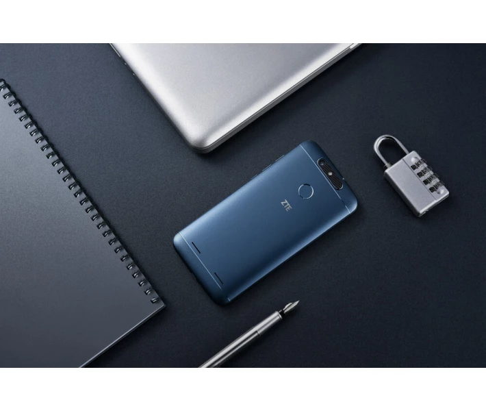 Фото - смартфон и мобильный телефон ZTE BLADE V8 LITE Blue