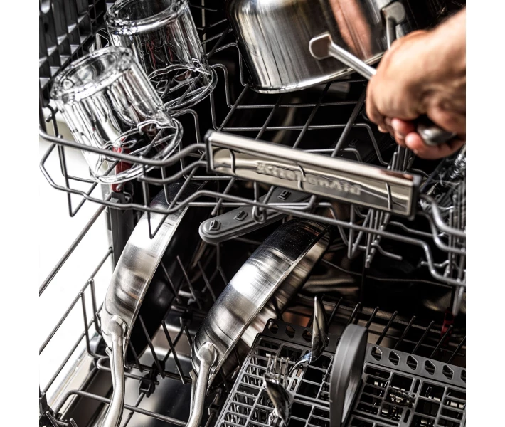 Фото - кастрюлю и казан Кастрюля KitchenAid с крышкой MSS, 20 см, 3,1 л (CC003259-001)