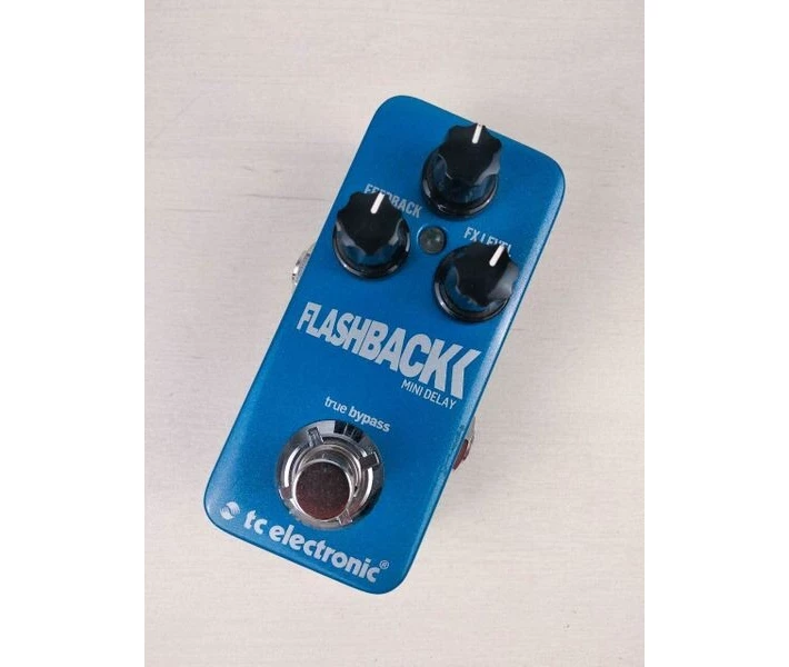 Фото - педаль эффектов Педаль эффектов TC Electronic Flashback Mini Delay