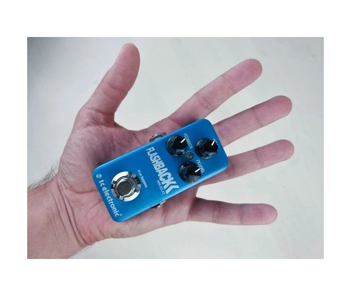 Фото - педаль эффектов Педаль эффектов TC Electronic Flashback Mini Delay