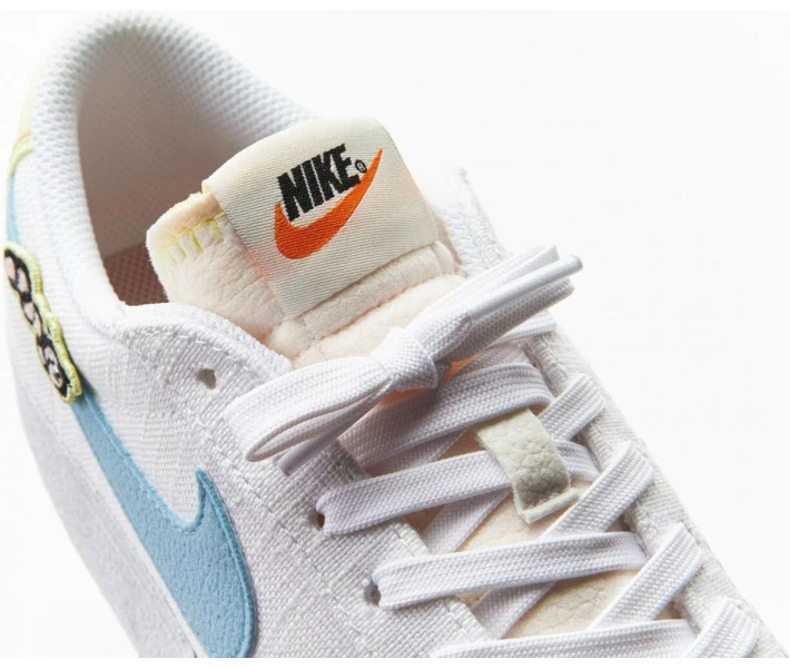 Фото - женский кроссовок Кроссовки женские Nike W BLAZER LOW PLATFORM SE NN белые DJ6376-100 Размер EU-39 (DJ6376-100_EU-39)
