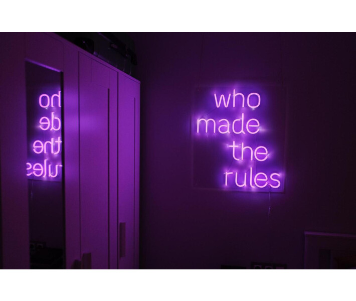 Фото - светодиодную вывеску Неоновая светодиодная вывеска neon led Who made the rules 67х59 см
