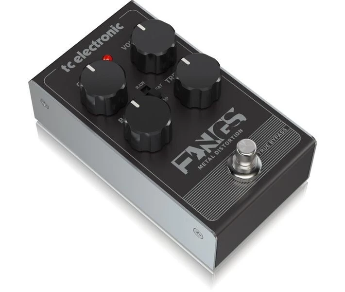 Фото - педаль эффектов Педаль эффектов TC Electronic Fangs Metal Distortion