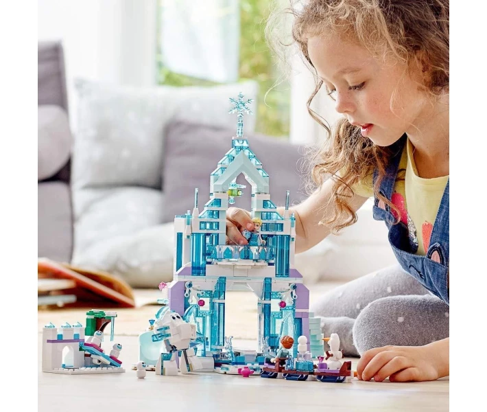 Фото - детский конструктор LEGO Disney Princesses Elsa's Magical Ice Palace Волшебный ледяной замок Эльзы (43172)