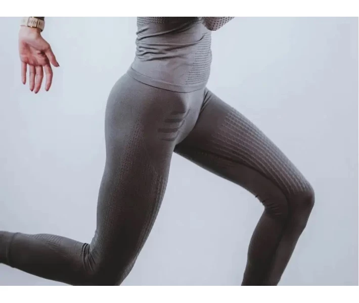 Фото - женские лосины и леггинсы Тайтсы женские для бега On/Off Tights W, Grey, M