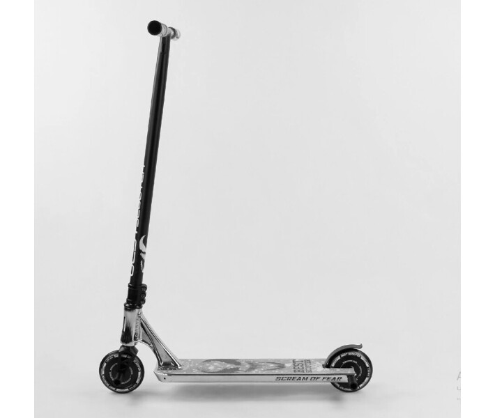 Фото - самоката Самокат трюковой Best Scooter "SIMBIOTE" HIC-система ПЕГИ алюминиевый диск и дека колеса 120 мм PU в коробке Серебро (65030)