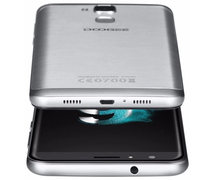 Фото - смартфон и мобильный телефон Doogee Y6 Silver