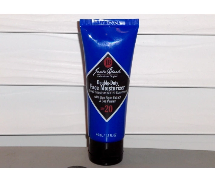 Фото - крем для лица Мужской увлажняющий крем двойного действия Jack Black Double Duty Face Moisturizer (44 мл) (682223020043)