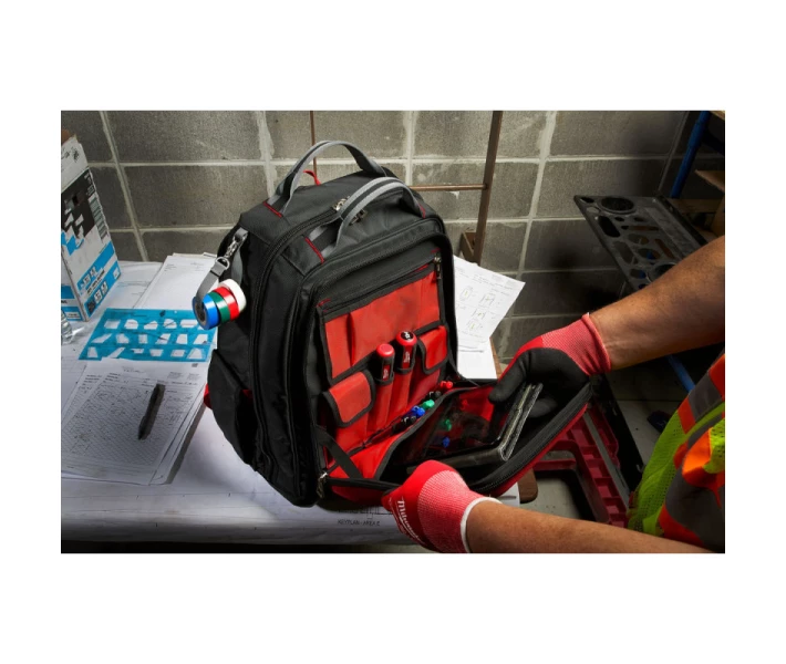 Фото - сумку и рюкзак для инструментов Рюкзак PACKOUT MILWAUKEE (4932471131)
