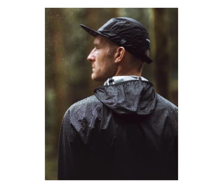 Фото - куртку мужскую Куртка мужская с капюшоном Compressport Thunderstorm Waterproof 25/75 Jacket, Black, M