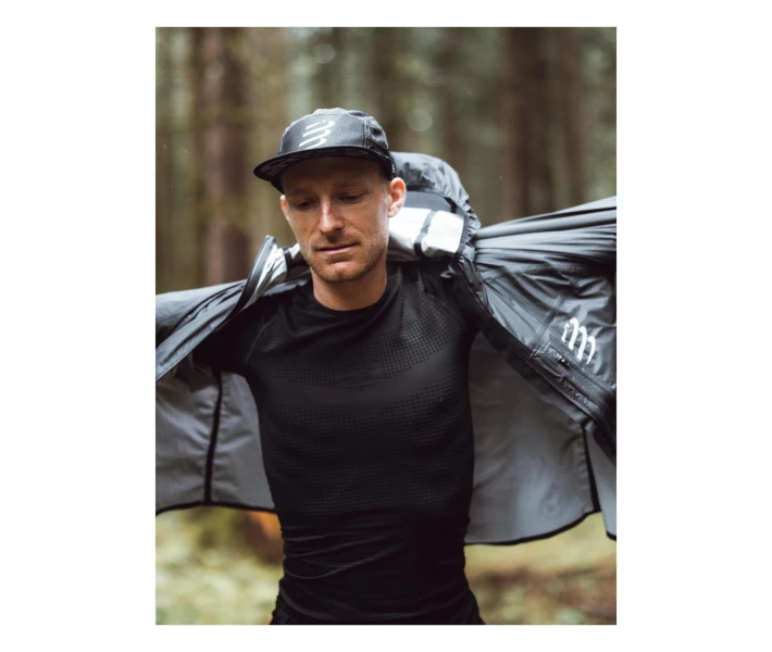 Фото - куртку мужскую Куртка мужская с капюшоном Compressport Thunderstorm Waterproof 25/75 Jacket, Black, M