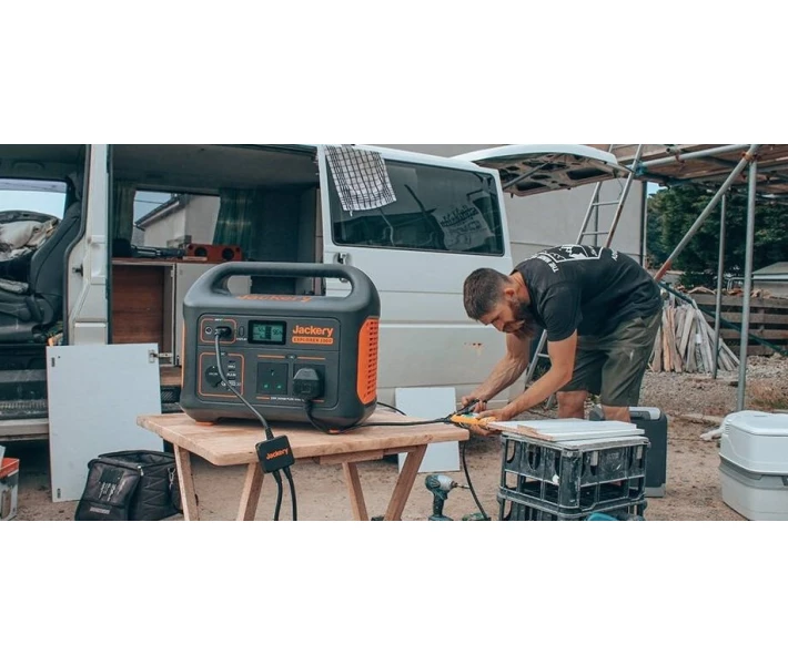 Фото - зарядную станцию Зарядная станция Jackery Explorer 1000 EU (HTE0531000EU)