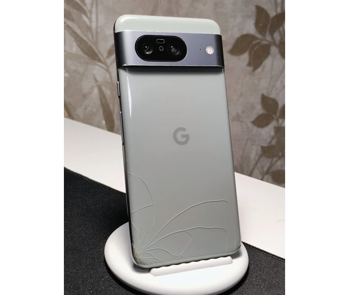 Фото - смартфон и мобильный телефон Смартфон Google Pixel 8 Hazel (8/128Гб) (SOFTUNLOCK) Б/У (2487312126)
