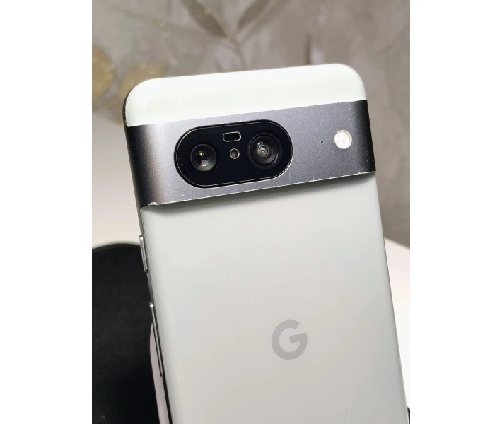 Фото - смартфон и мобильный телефон Смартфон Google Pixel 8 Hazel (8/128Гб) (SOFTUNLOCK) Б/У (2487312126)