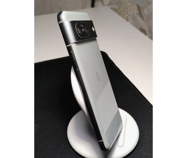 Фото - смартфон и мобильный телефон Смартфон Google Pixel 8 Hazel (8/128Гб) (SOFTUNLOCK) Б/У (2487312126)