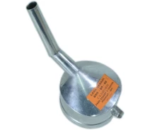 Купить - автомобильную лейку  Лейка для бензина металлическая №3 ВАЗ (носик тонкий кривой)