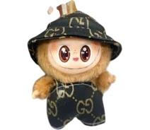 Купить - большую мягкую игрушку  Мягкая игрушка Labubu в комбинезоне Gucci black  з кепкой (цвет в ассортименте) (36130)