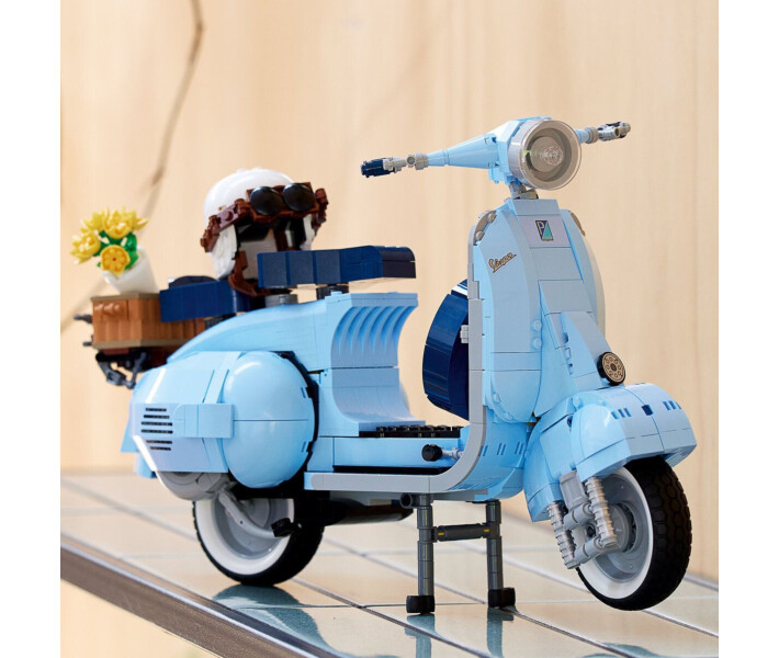 Фото - дитячий конструктор Конструктор LEGO® Icons Vespa 125 (10298)