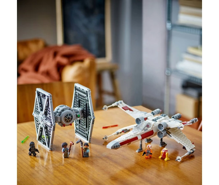 Фото - дитячий конструктор Конструктор LEGO® Star Wars Збірний пакет «Винищувач TIE і Корабель X-wing» (75393)