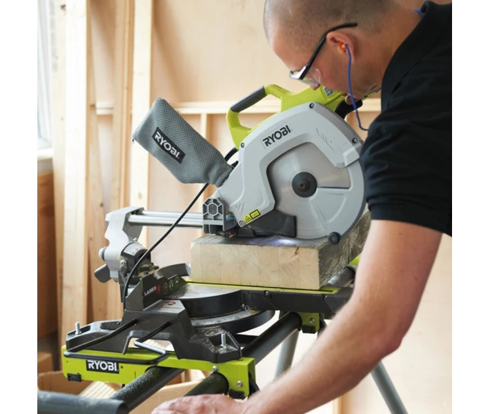 Фото - порцовочную пилку Пила торцювання Ryobi EMS254L з протяжкою (5133001202)
