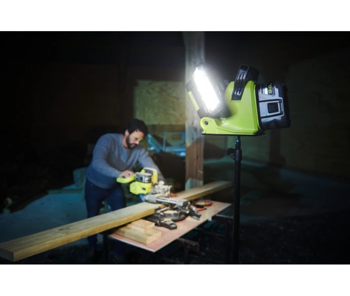 Фото - прожектор Прожектор панельний Ryobi RLP18-0, 18В ONE+, 3 LED панелі, 3000лм, 3 режими яскравості (без АКБ та ЗП) (5133005398)