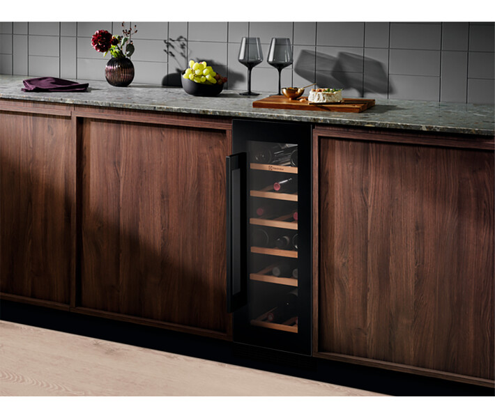 Фото - холодильник Вбудована винна шафа Electrolux EWUS020B5B