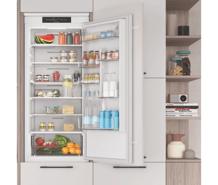 Фото - холодильник Холодильник вбудований Indesit INC20 T321 EU
