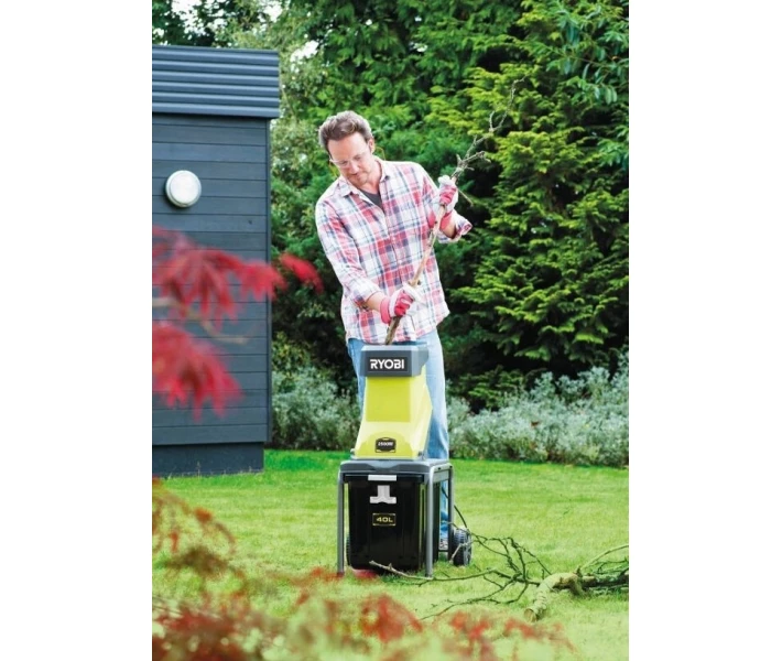 Фото - садовий подрібнювач Садовий подрібнювач Ryobi RSH2545B (5133002512)