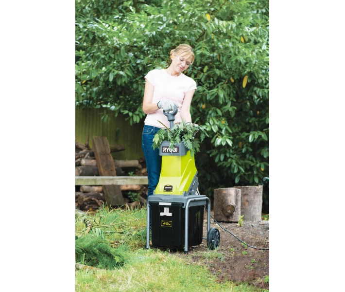 Фото - садовий подрібнювач Садовий подрібнювач Ryobi RSH2545B (5133002512)