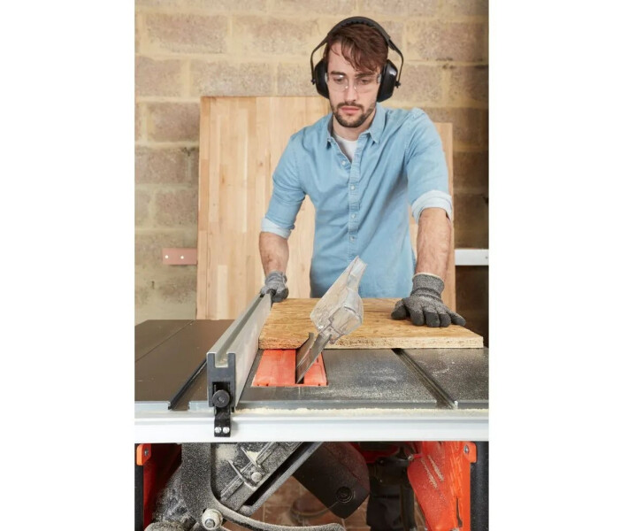 Фото - циркулярний верстат Пила настільна мережева BLACK+DECKER (BES720)