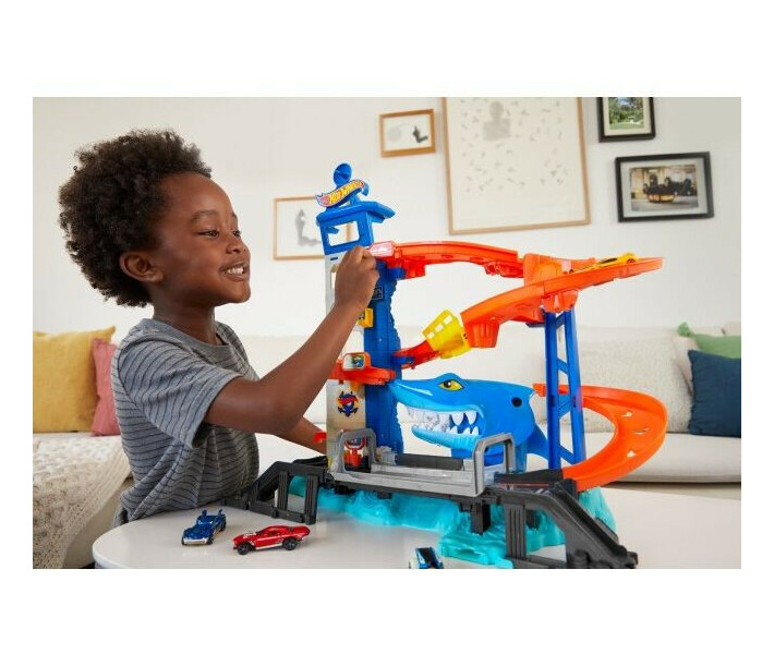 Фото - іграшковий гараж, паркінг, трек Ігровий набір Hot Wheels City Втеча від злої акули (HDP06)