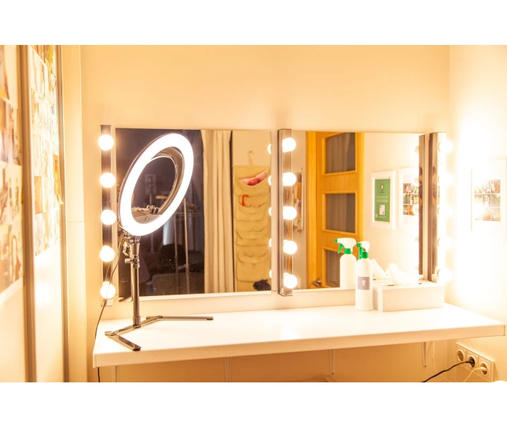 Фото - Кільцеве світло Кільцева LED лампа LUMERTY Mini (25см - 20w) на настільному штативі з утримувачем для телефону, для селфі/блогерів/beauty